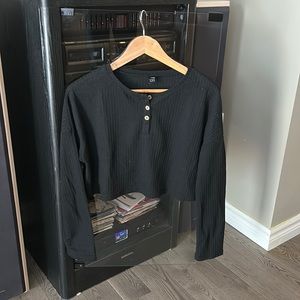 Black buttoned up long sleeve crop top